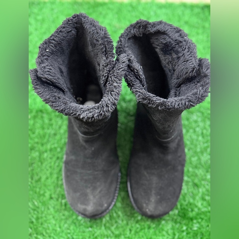 G by guess Women's Black‎ Fur-Lined Boots size 8.5